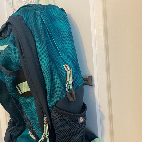 The North Face Recon Backpack - Picture 10 of 13